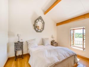 Maisons de vacances Holiday Home Sauveterre with Pool : photos des chambres