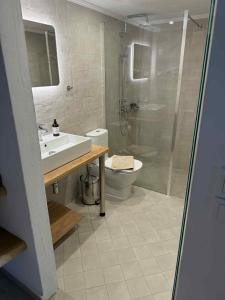 Boathouse Kimolos Rema