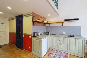 Central Tbilisi Modern 1BR Apt - By Wehost