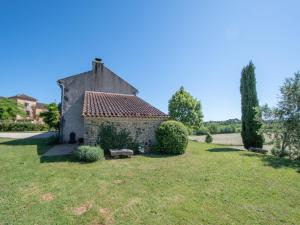 Maisons de vacances Holiday Home Sauveterre with Pool : photos des chambres
