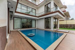 StayVista at Villa Alora with Jacuzzi