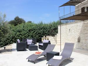 Villa in Lubéron with Saltwater Pool