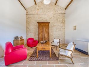 Maisons de vacances Holiday Home Sauveterre with Pool : photos des chambres