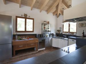 Villas Villa in Roquebrun with Heated Pool & Terrace : photos des chambres