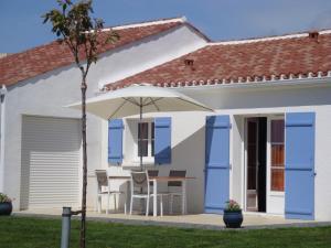Holiday Home in Avrillé near Sandy Beaches