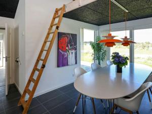 10 person holiday home in Brovst-By Traum