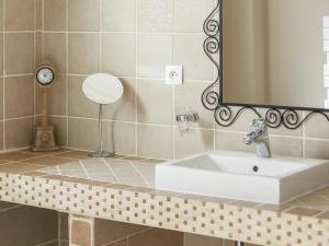 Villas Villa in Cazals with Private Pool & Lake Nearby : photos des chambres