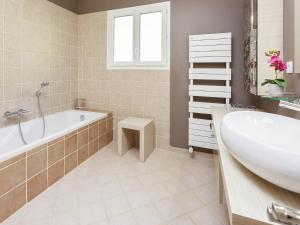 Villas Villa in Cazals with Private Pool & Lake Nearby : photos des chambres