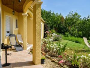 Villas Villa in Cazals with Private Pool & Lake Nearby : photos des chambres