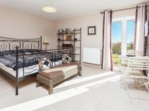 Villas Villa in Cazals with Private Pool & Lake Nearby : photos des chambres