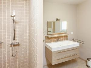 Villas Villa in Cazals with Private Pool & Lake Nearby : photos des chambres