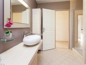 Villas Villa in Cazals with Private Pool & Lake Nearby : photos des chambres