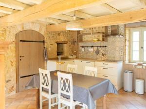 Maisons de vacances Dreamy Retreat in Loubejac : photos des chambres