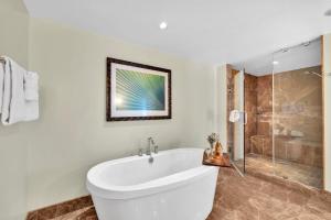 Honua Kai Konea 2 Free Rental Cars KBM Resorts Extra Large Corner Suite 2 Units 5 Bedrooms ML-1403