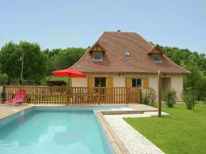 Maisons de vacances Holiday Home in Loubressac with Pool & Garden : photos des chambres