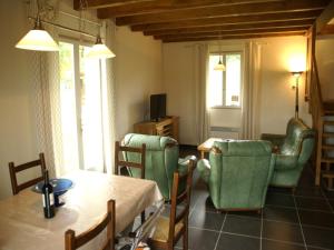 Maisons de vacances Holiday Home in Loubressac with Pool & Garden : photos des chambres