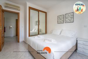 #230 Only Families - Flat A Flor by Home Holidays