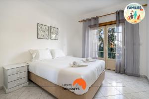 #230 Only Families - Flat A Flor by Home Holidays