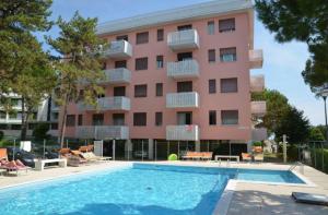 Airy apartment with balcony-Beahost