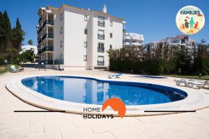 #275 Only Families - A Flor by Home Holidays