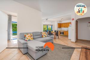 #290 Families Only - Choro Azul by Home Holidays