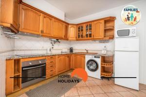 #290 Families Only - Choro Azul by Home Holidays