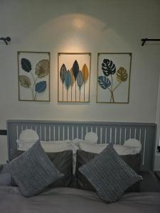 Tropical Hideaway Close to the Beach