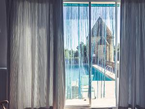 Maisons de vacances Mansion in Meaulne with Private Pool : Maison de Vacances 5 Chambres