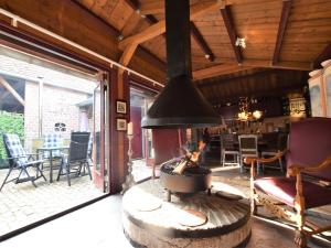 Cottage near Bourtange with Hot Tub