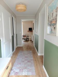 Petite maison cosy à Moret-sur-Loing, cour privée