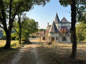 Villas Chateau De La Ricardie Beautiful Rural Property Gite Villa : photos des chambres