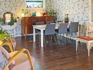 8 person holiday home in KÅLLEKÄRR-By Traum