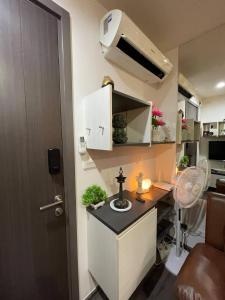 Octopus Suite on HighRise, Skytrain, Fast Wifi and AC