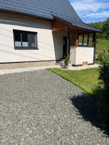 Chalupa v Českém ráji pod Kumburkem