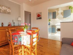 Maisons de vacances Cozy Garden Retreat Malemort : photos des chambres