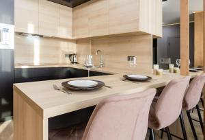 Nyvky Like Home - Файна Таун з сезонним басейном - Кв 53