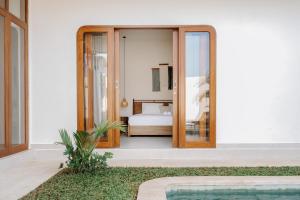 Orana Mare - Refined Retreat 3BR Near Canggu w PrivatePool