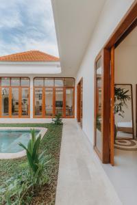Orana Mare - Refined Retreat 3BR Near Canggu w PrivatePool