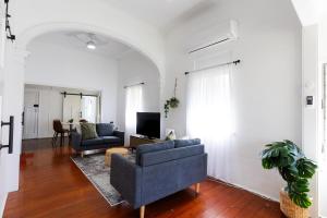 Cute 2-Bed-2 bath Walk to Palmer