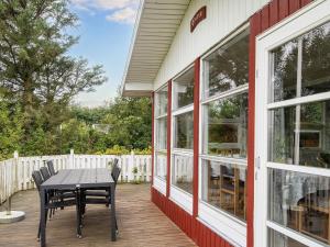 8 person holiday home in Struer-By Traum