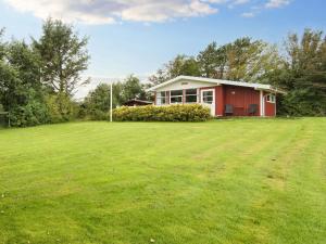 8 person holiday home in Struer-By Traum