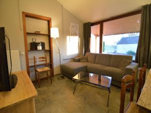 Sunny Cottage with Pool