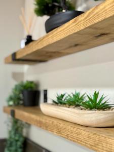 Detached Modern Flat 8 Min Walk to Pudsey Station