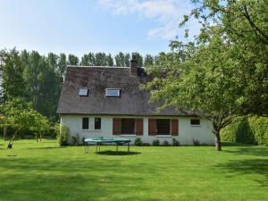 Bungalow in France near Castle & Hiking Trails