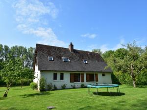 Bungalow in France near Castle & Hiking Trails