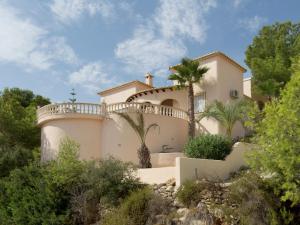 Moraira Retreat with Views