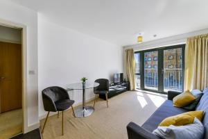 Modern 1 bed apartment in Bow- Free parking