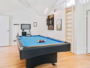 14 person holiday home in Væggerløse