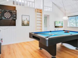 14 person holiday home in Væggerløse