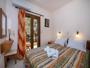 Villa in Crete near Beach and Olive Groves